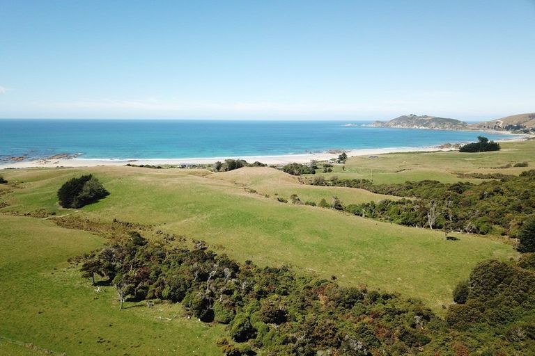 Photo of property in 290 The Nuggets Road, Ahuriri Flat, Kaka Point, 9271