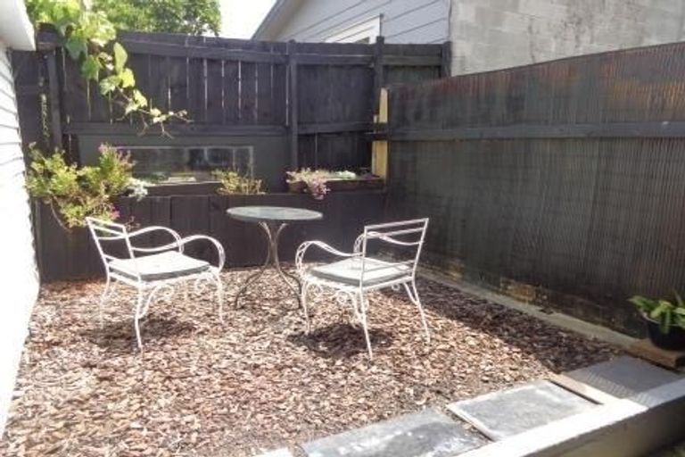 Photo of property in 1/29 Tahi Terrace, Glen Eden, Auckland, 0602