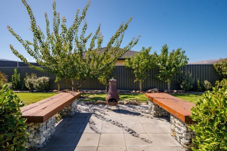 Photo of property in 4 Magnetic Place, Cromwell, 9310