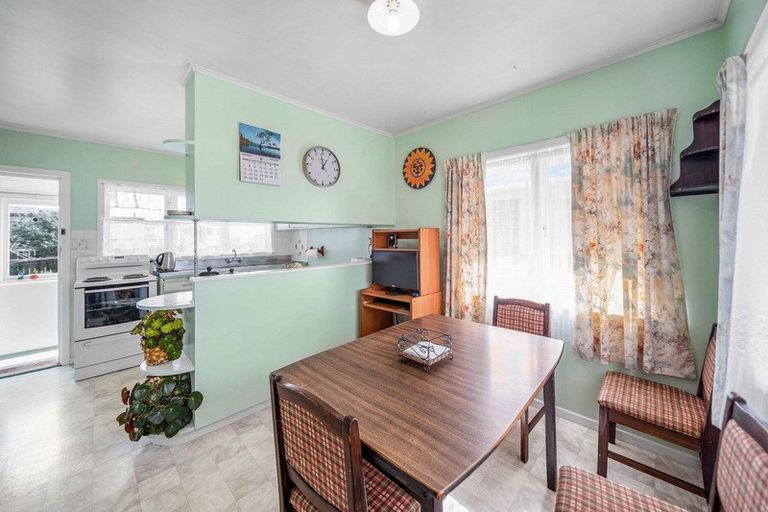 Photo of property in 23 Edinburgh Avenue, Rosehill, Papakura, 2113