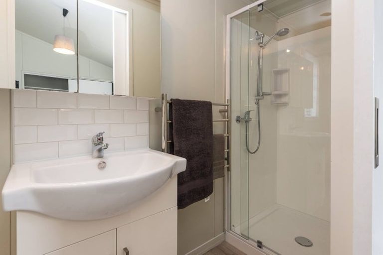 Photo of property in 652b Barbadoes Street, Edgeware, Christchurch, 8013