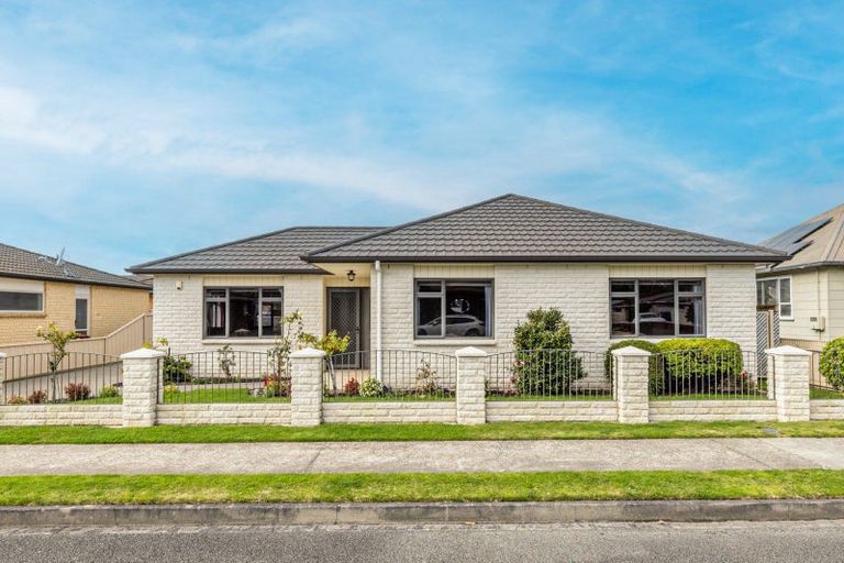 Photo of property in 5a Avondale Road, Taradale, Napier, 4112