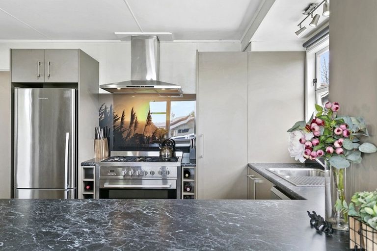 Photo of property in 70 Richmond Avenue, Richmond Heights, Taupo, 3330