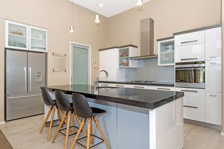 Photo of property in 11 Charteris Rise, Riverdale, Gisborne, 4010