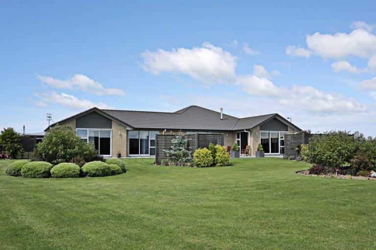 Photo of property in 17 Sunrise Drive, Seaward Bush, Invercargill, 9812