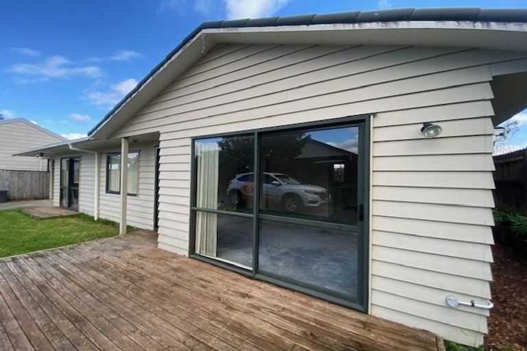 Photo of property in 11a Coubray Place, Botany Downs, Auckland, 2010