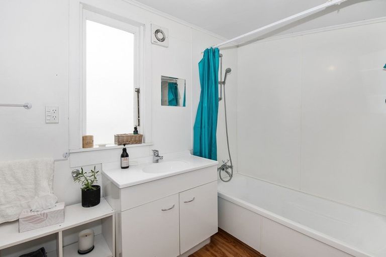 Photo of property in 17 Mersey Street, South Hill, Oamaru, 9400