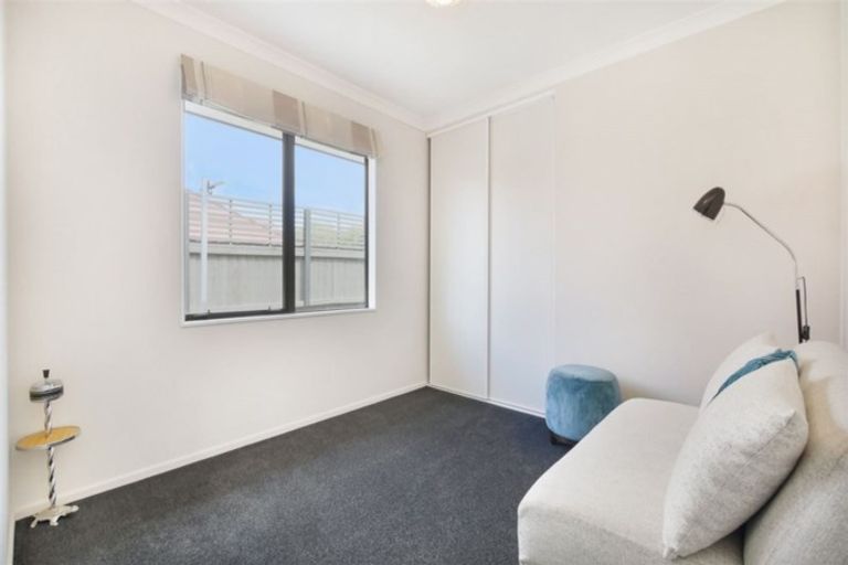 Photo of property in 1 Teal Close, Woolston, Christchurch, 8023