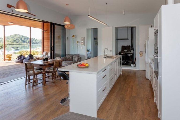 Photo of property in 26 Admiral Drive, Cooks Beach, Whitianga, 3591