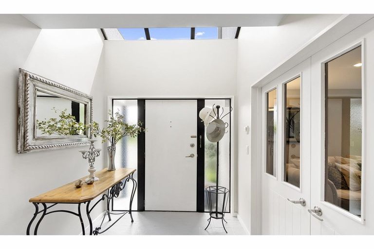 Photo of property in 17 Westlake Drive, Halswell, Christchurch, 8025