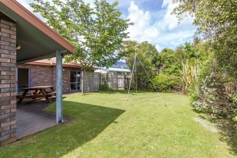 Photo of property in 12 Runuku Grove, Turangi, 3334