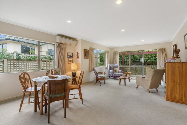 Photo of property in 35 Lakeridge Close, Rangatira Park, Taupo, 3330