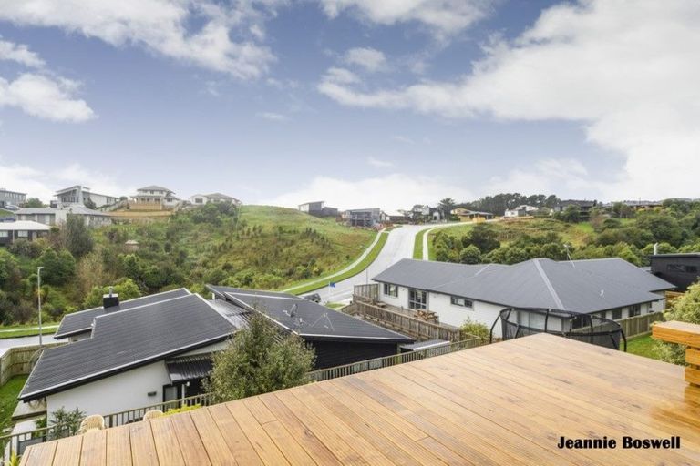 Photo of property in 105 Cashmere Drive, Fitzherbert, Palmerston North, 4410