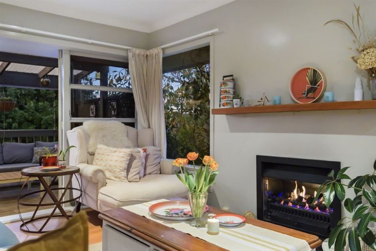 Photo of property in 24 Otakau Road, Milford, Auckland, 0620