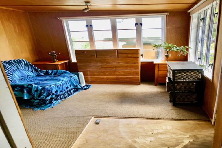 Photo of property in 23 Rimu Road, Oratia, Auckland, 0604