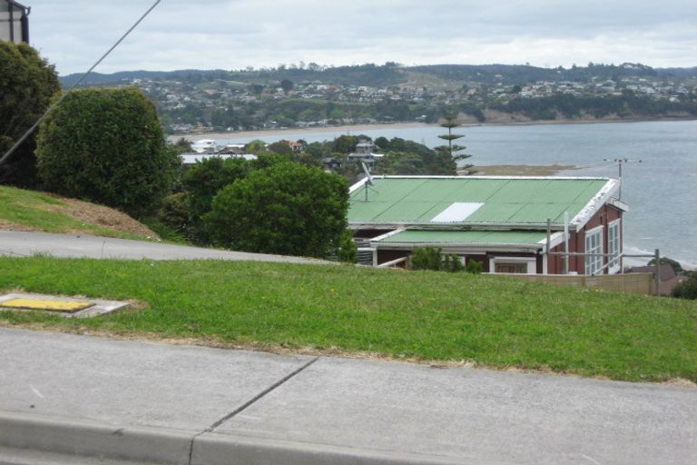 Photo of property in 9 Roberts Road, Matakatia, Whangaparaoa, 0930