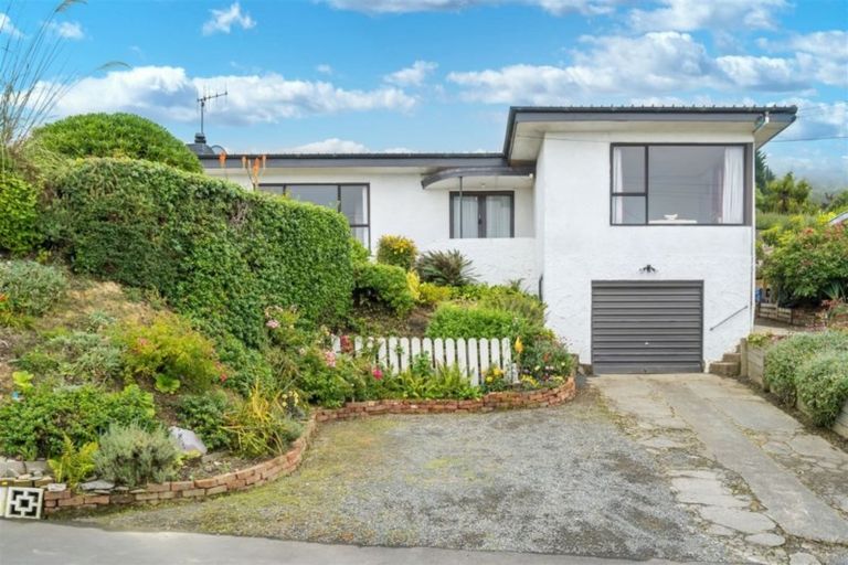 Photo of property in 13 Monowai Road, Ravensbourne, Dunedin, 9022