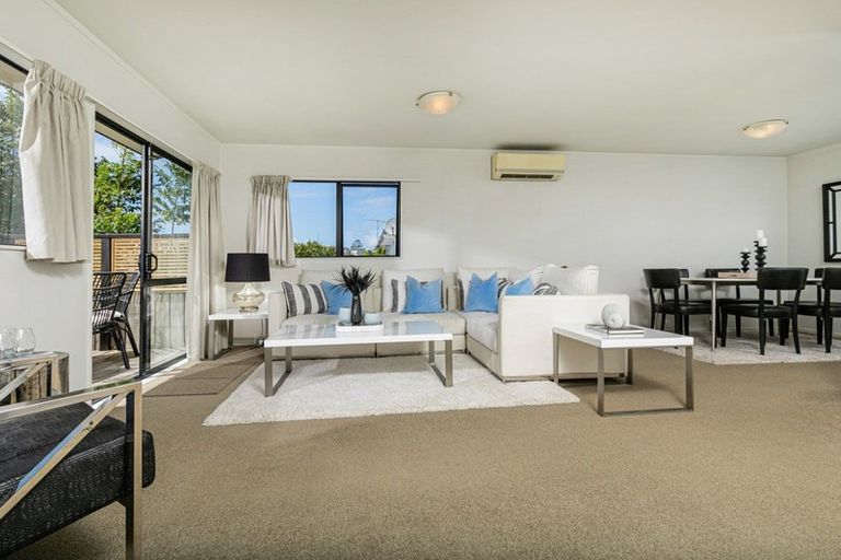 Photo of property in 2/150 Arran Road, Browns Bay, Auckland, 0630