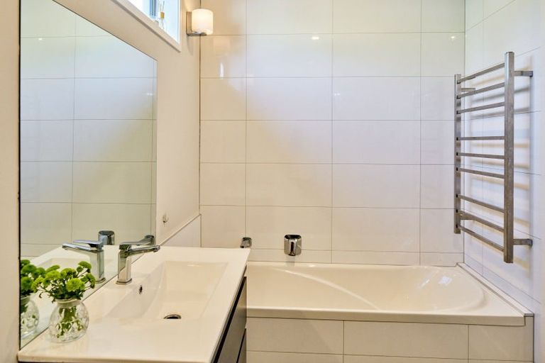 Photo of property in 39 Kiwi Street, Alicetown, Lower Hutt, 5010