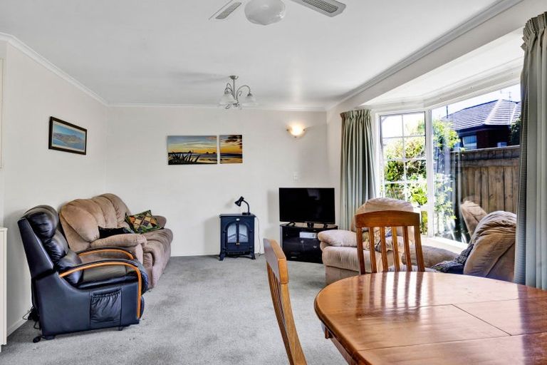 Photo of property in 20 Sackville Street, Fitzroy, New Plymouth, 4312