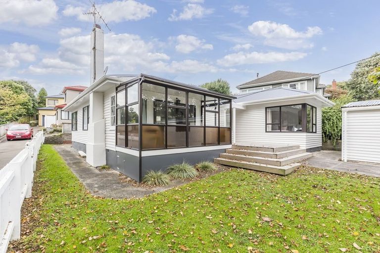 Photo of property in 44 The Drive, Tawa, Wellington, 5028