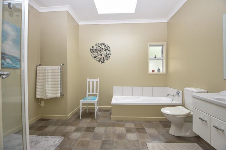 Photo of property in 26 Deller Drive, Carterton, 5713