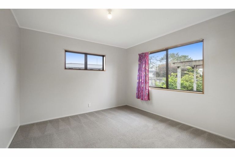 Photo of property in 20 Harbour Crest Drive, Waiuku, 2123