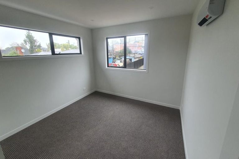Photo of property in 15b Speedy Crescent, Hillcrest, Auckland, 0627