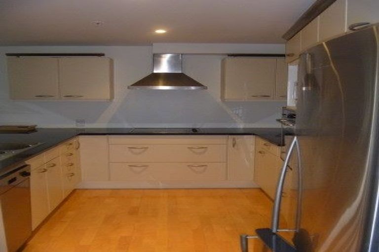 Photo of property in 11/80 Salamanca Road, Kelburn, Wellington, 6012