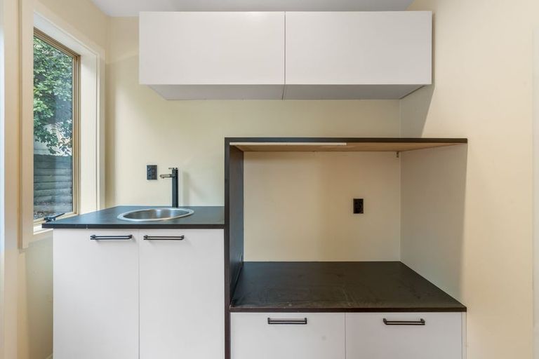 Photo of property in 99 Kaikorai Valley Road, Glenross, Dunedin, 9011