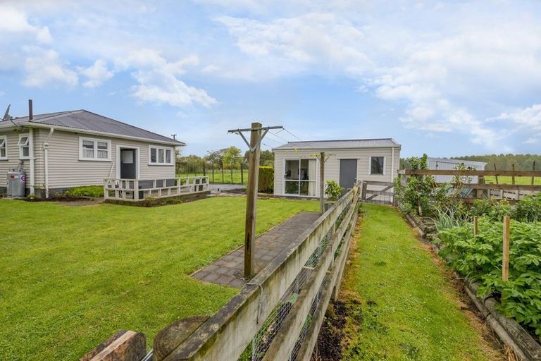 Photo of property in 449 Koputaroa Road, Koputaroa, Levin, 5575