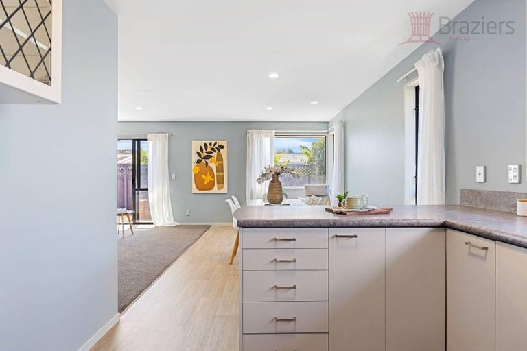 Photo of property in 2/381 Linwood Avenue, Bromley, Christchurch, 8062