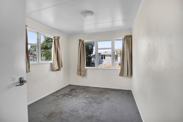 Photo of property in 48 Marama Crescent, Spotswood, New Plymouth, 4310
