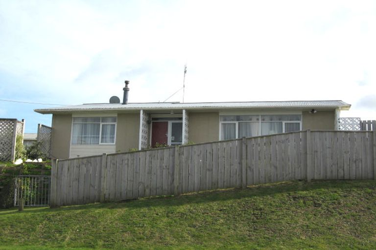 Photo of property in 1 Waitote Street, Castlecliff, Whanganui, 4501