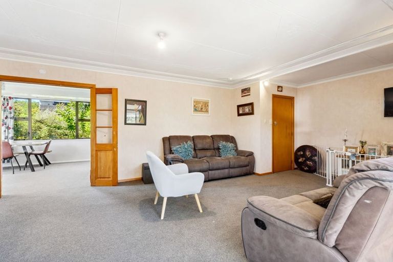 Photo of property in 16 Kinmont Crescent, Kinmont Park, Mosgiel, 9024