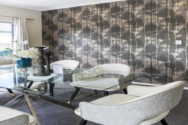 Photo of property in 22 Gala Place, Henderson, Auckland, 0612