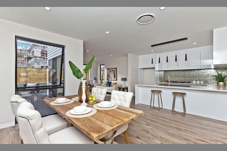 Photo of property in 47 Greenfinch Road, Hobsonville, Auckland, 0616