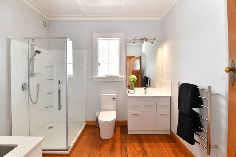 Photo of property in 72 Garfield Road, Helensville, 0800