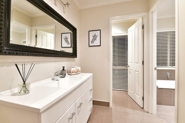 Photo of property in 6 Raabia Close, Parakai, 0830