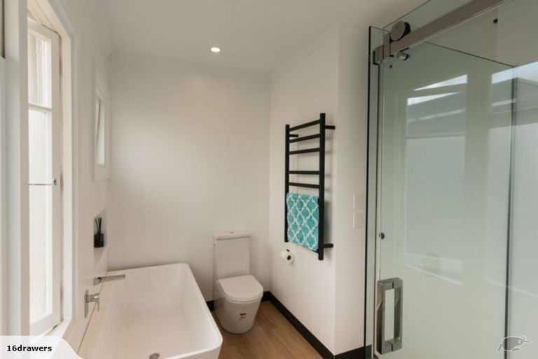 Photo of property in 113 Govett Avenue, Frankleigh Park, New Plymouth, 4310