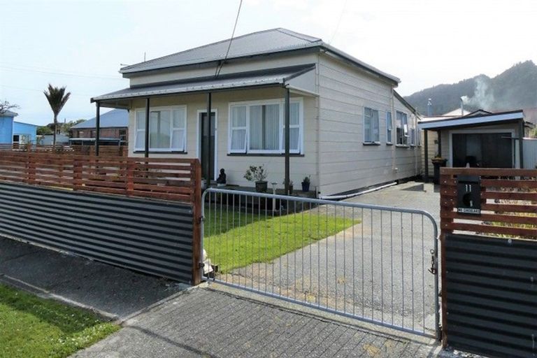 Photo of property in 11 Fox Street, Cobden, Greymouth, 7802
