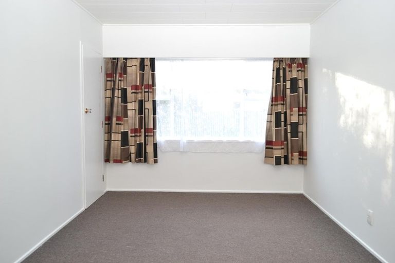 Photo of property in 19 Shortland Street, Tamatea, Napier, 4112