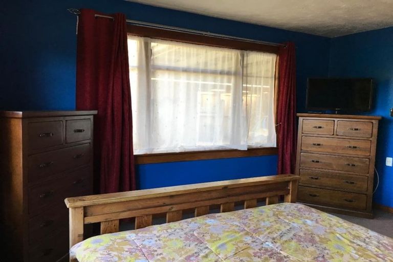 Photo of property in 92 Milton Terrace, Picton, 7220