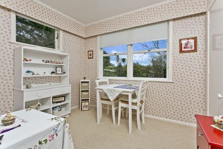 Photo of property in 1/14 Bond Crescent, Forrest Hill, Auckland, 0620