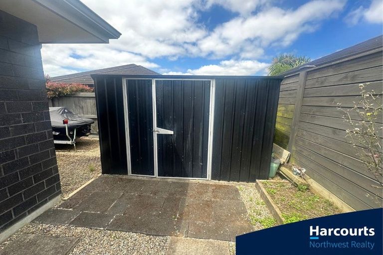 Photo of property in 6 Walnut Road, Riverhead, 0820