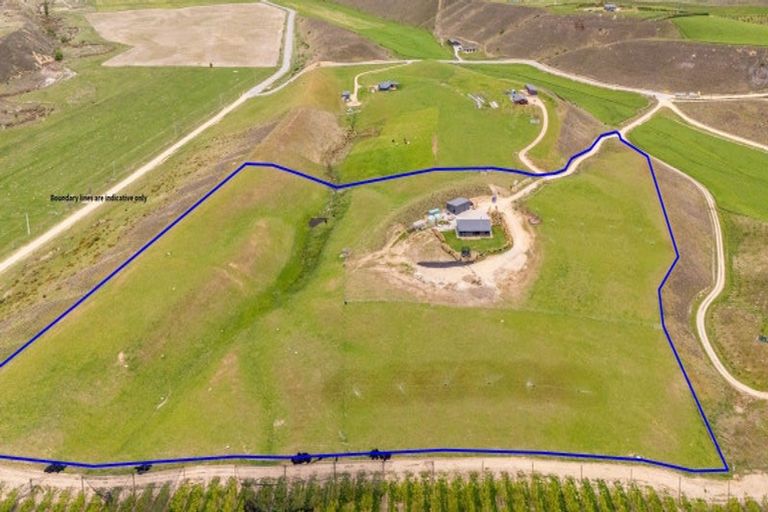 Photo of property in 27 Lapins Way, Waikerikeri, Alexandra, 9391