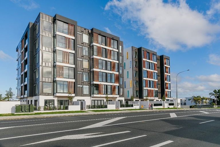 Photo of property in Frank Sargeson Apts, 504/80 Anzac Street, Takapuna, Auckland, 0622