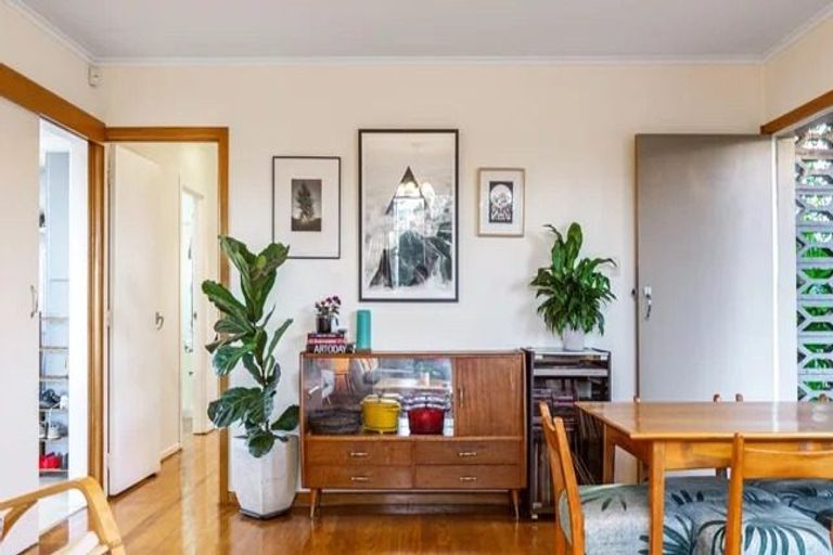 Photo of property in 20 Woodvale Road, Glen Eden, Auckland, 0602