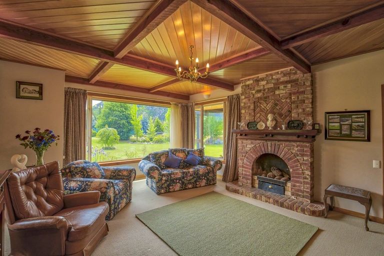 Photo of property in 11 Riverbank Road, Wanaka, 9382