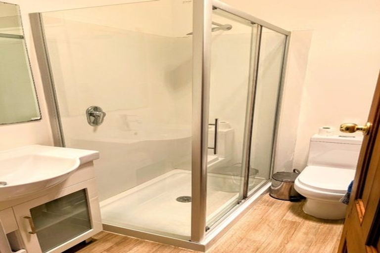 Photo of property in 2 Springfield Terrace, Kelburn, Wellington, 6012